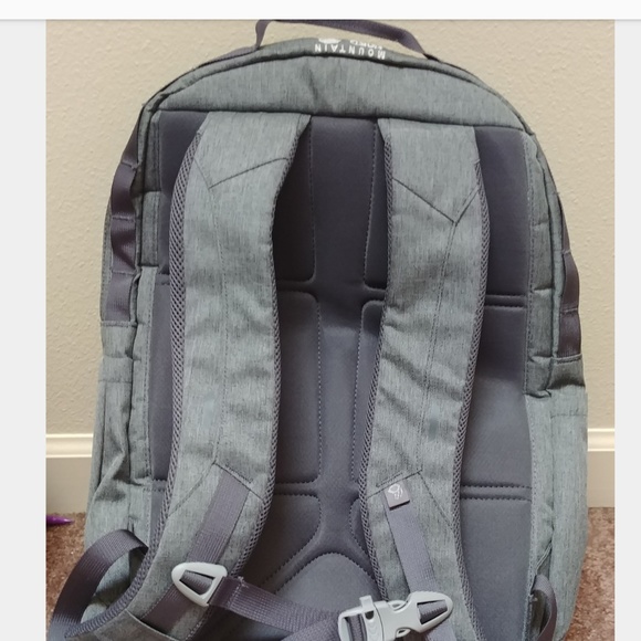 HOST PICK ⚡ NEW Mountain Hardwear 21L Zoan backpack grey, white & purple unisex - Picture 3 of 4